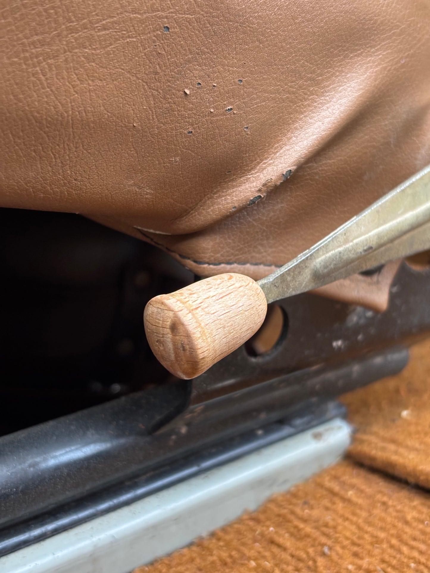 Holzgriffe für Sitzversteller – echte Handarbeit passend für Trabant