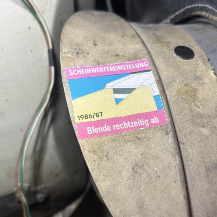 Schiebebild Scheinwerfereinstellung aufgeklebt